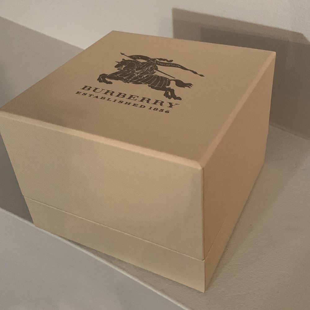 BURBERRY Watch - Picture 12 of 14